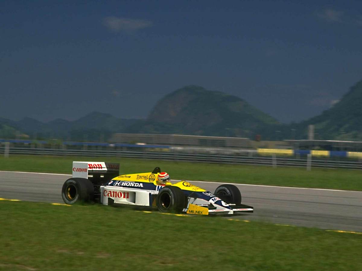 Nelson Piquet in action during the 1986 Grand Prix of Brazil at Jacarepaguá.
